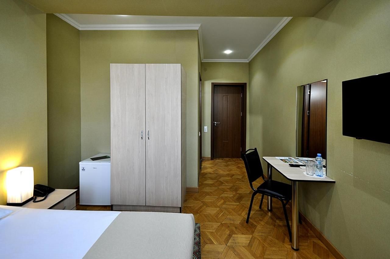 Отель Hotel Frida Тбилиси-13